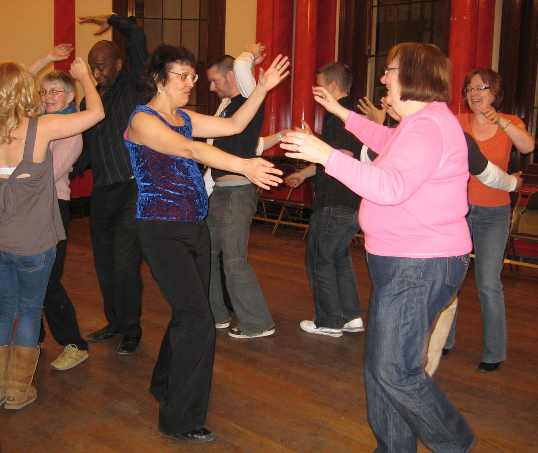 "Strictly Salsa" - Suzy leads the rueda